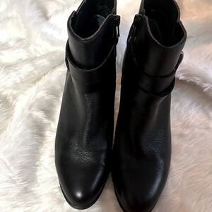Giani Bernini ankle boots, size 9 1/2, like new condition